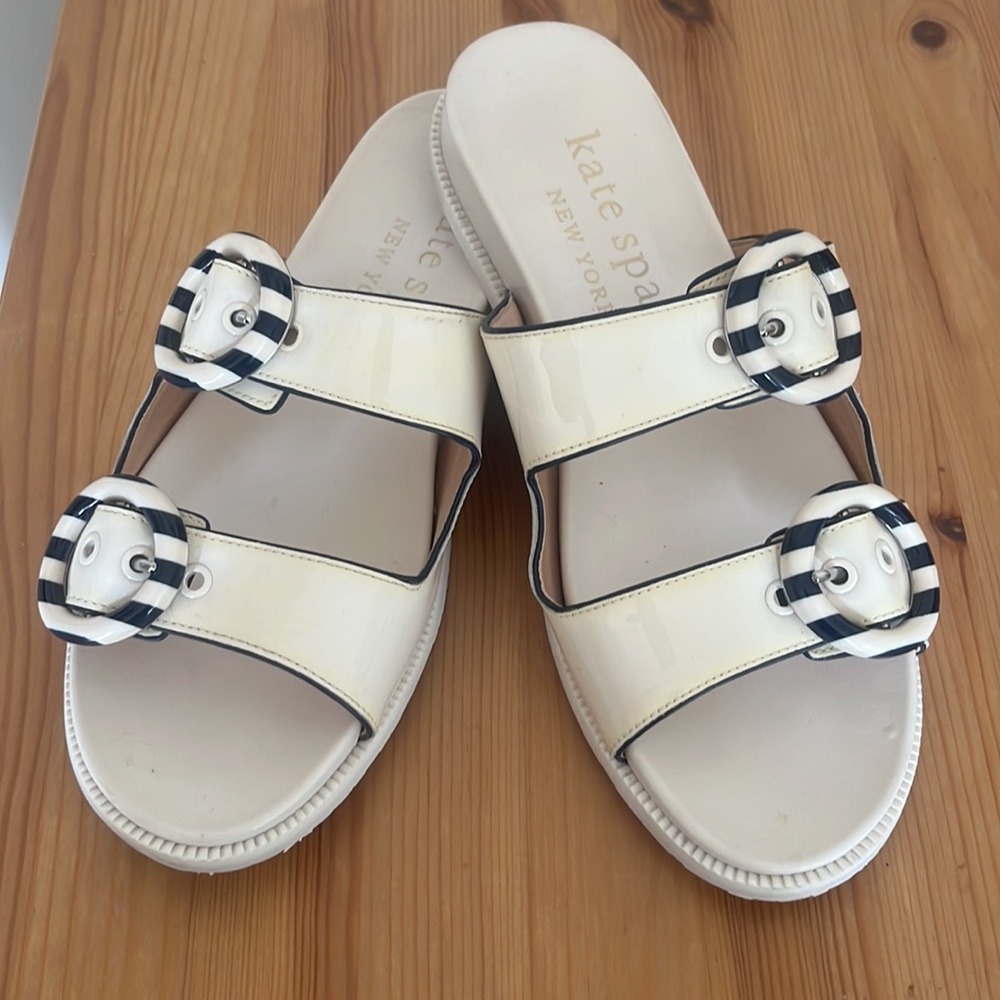 Very lightly used Kate spade sandals size 9